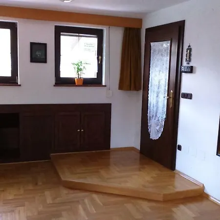 Haus Ruf Апартаменты Виндишгарстен